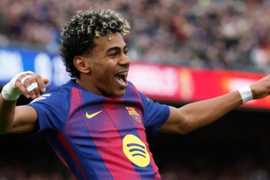 Lamine Yamal lập hat-trick lịch sử giúp Barcelona đè bẹp Villarreal 4-1 tại La Liga