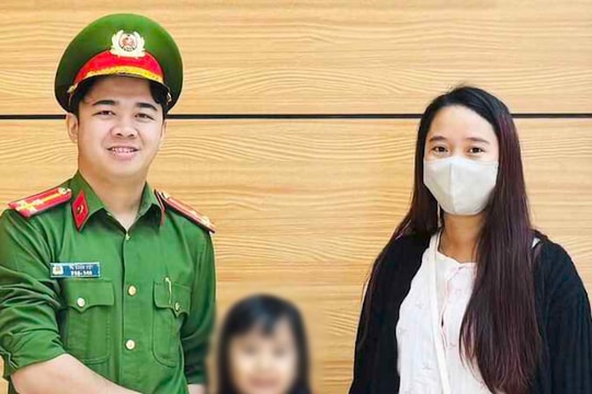 Học sinh mầm non nhặt được iPhone 16 giữa đường, nhờ công an tìm người đánh rơi