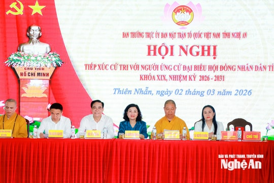 Chủ tịch UBND tỉnh Nghệ An Võ Trọng Hải và các ứng cử viên đại biểu HĐND tỉnh tiếp xúc cử tri xã Thiên Nhẫn