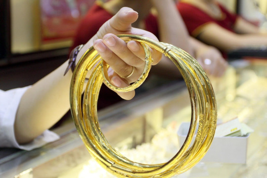 Cập nhật giá vàng trưa hôm nay 2/3/2026: Giá vàng SJC tăng từ 1,6 đến 1,7 triệu đồng/lượng