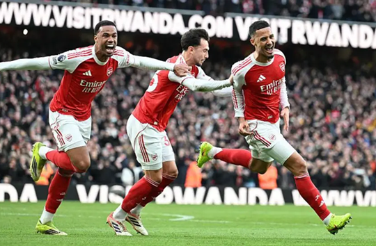 Arsenal thắng Chelsea 2-1: Hiệu quả tối thượng từ những tình huống cố định