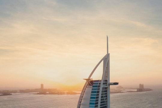 Burj Al Arab: Khám phá sự xa hoa bên trong khách sạn biểu tượng của Dubai