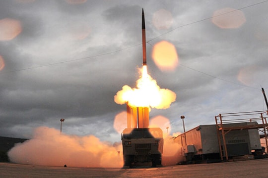 Iran lần đầu khai hỏa tên lửa siêu vượt âm Fattah-2 đối đầu lưới phòng thủ Israel