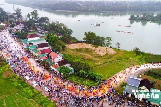 Nhiều dịch vụ "nở rộ" mùa lễ hội