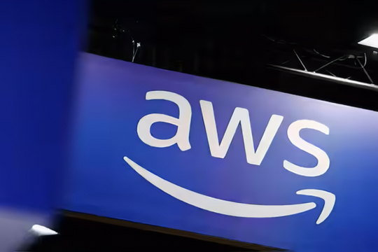 Trung tâm dữ liệu Amazon tại UAE bốc cháy sau va chạm với vật thể lạ