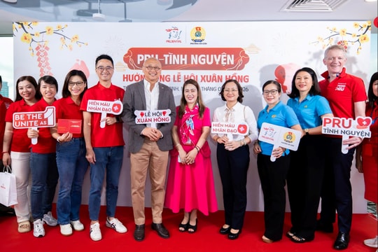 Hàng trăm nhân viên, tư vấn viên Prudential hiến máu hưởng ứng Lễ hội Xuân Hồng