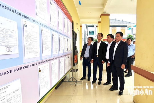 Phó Chủ tịch UBND tỉnh Hoàng Phú Hiền kiểm tra công tác bầu cử tại các xã Hưng Nguyên, Hưng Nguyên Nam, Yên Trung, Lam Thành