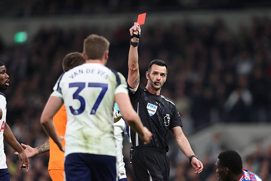 Micky van de Ven và sự sa sút tại Tottenham: Dấu chấm hết cho giấc mơ gia nhập ông lớn?