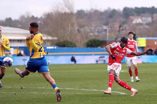 Nhật Bản thắng đậm, tuyển nữ Việt Nam rơi vào thế khó; Man City thắng đẹp