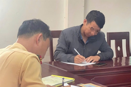 Cảnh sát giao thông xác minh clip xe đầu kéo kéo thêm xe tự chế phía sau