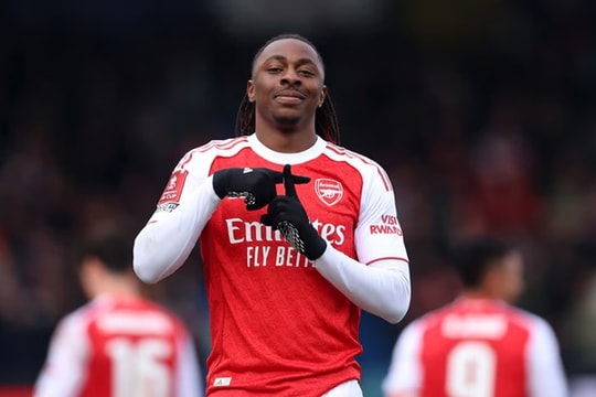 Arsenal nhọc nhằn thắng Mansfield 2-1 tại FA Cup: Eze tỏa sáng, bão chấn thương bủa vây