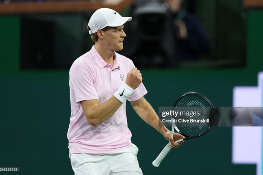 Indian Wells: Jannik Sinner thắng áp đảo Svrcina 6-1, 6-1 sau 65 phút