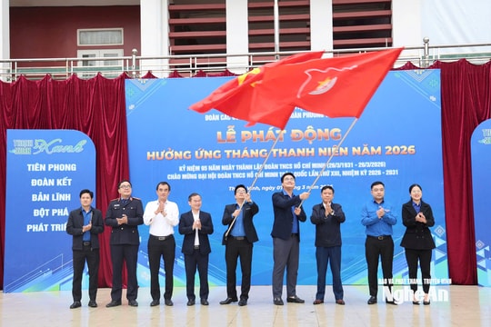 Đoàn các cơ quan Đảng tỉnh Nghệ An và Đoàn phường Thành Vinh ra quân hưởng ứng Tháng Thanh niên