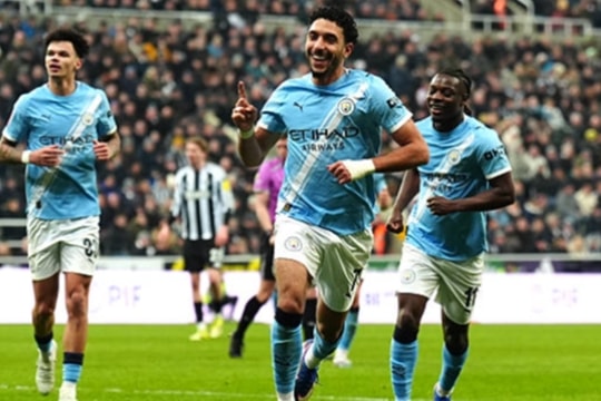 Man City ngược dòng hạ Newcastle 3-1: Cú đúp của Marmoush đưa "The Citizens" vào tứ kết FA Cup