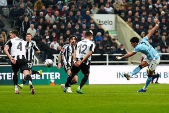 Man City hạ Newcastle 3-1: Omar Marmoush rực sáng đưa đội nhà vào tứ kết FA Cup