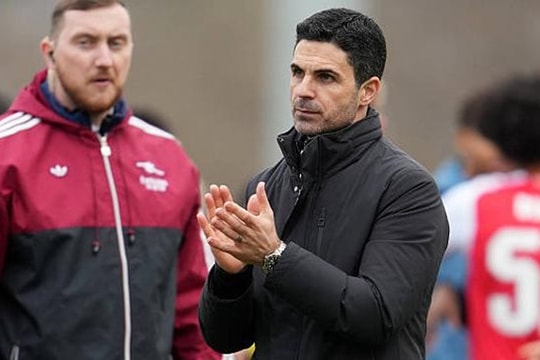 Arsenal nhọc nhằn hạ Mansfield 2-1: Canh bạc chiến thuật đầy mạo hiểm của Mikel Arteta