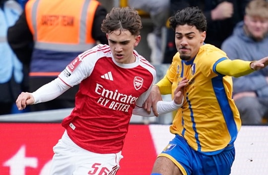 Max Dowman rực sáng: Thần đồng 16 tuổi cứu rỗi màn trình diễn nhạt nhòa của Arsenal tại FA Cup