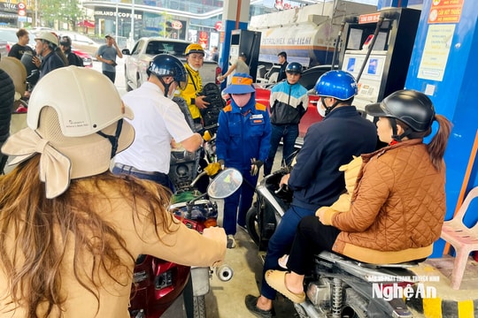 Nỗ lực bình ổn thị trường khi giá xăng, dầu biến động