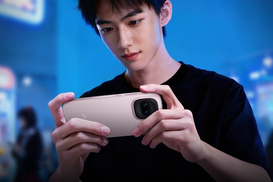 vivo iQOO Z11 gây sốc với pin 9.020 mAh lớn nhất lịch sử hãng và màn hình 165Hz