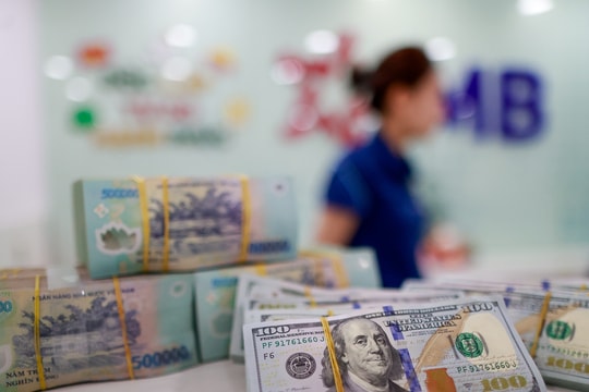 Lãi suất ngân hàng MB tăng mạnh lên 6,8%/năm, hàng loạt nhà băng lớn điều chỉnh biểu phí