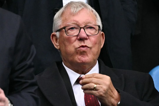Hành trình 26 năm của Sir Alex Ferguson: Từ kẻ thách thức đến vị vua bất tử tại Man United