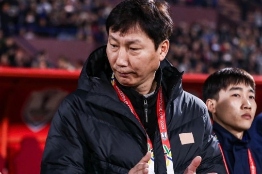 HLV Kim Sang Sik cải tổ chiến thuật trước trận quyết đấu Malaysia tại Asian Cup 2027
