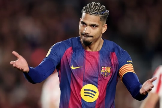 Ronald Araujo: Vũ khí đặc biệt hay rủi ro tiềm ẩn của Barcelona trước Newcastle?