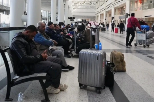 Dubai: Du khách chi hàng tỷ đồng thuê máy bay riêng để rời vùng căng thẳng