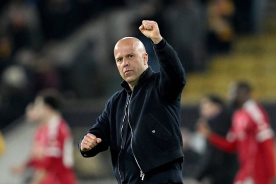 Liverpool làm khách tại Galatasaray: Arne Slot và bài toán cân bằng ở chảo lửa Istanbul