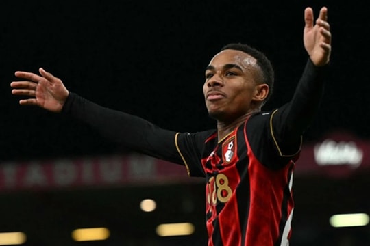 Liverpool tranh Eli Junior Kroupi với Real Madrid: Phép thử tham vọng giá 80 triệu bảng