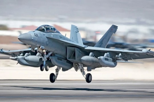 EA-18G Growler: Sức mạnh lá chắn điện tử vô hiệu hóa lưới phòng không S-300 của Iran