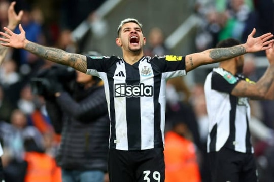Chuyển nhượng 10/3: Newcastle giữ chân Guimaraes, Liverpool muốn đưa Diaby trở lại châu Âu