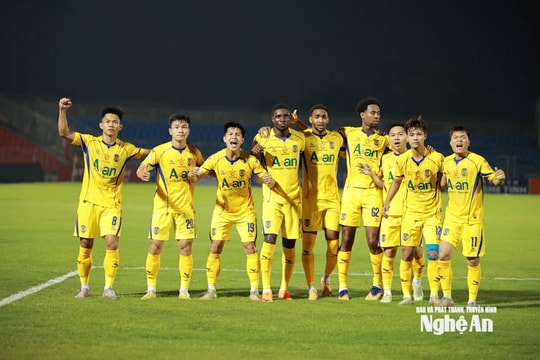 SLNA: Khi “tinh thần Nghệ” trở lại trên sân Vinh