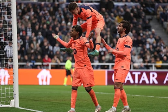 Newcastle 1-1 Barcelona: Lamine Yamal giúp Barca thoát hiểm ngoạn mục ở phút 90+6