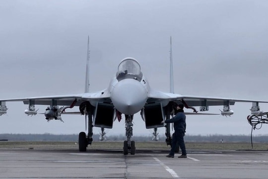 Tiêm kích Su-35S của Nga lộ diện cấu hình tác chiến tối đa Beast Mode