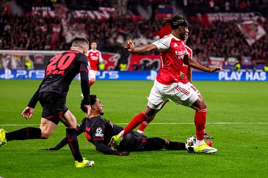 Arsenal thoát thua kịch tính tại BayArena: Madueke lên tiếng về quả phạt đền gây tranh cãi