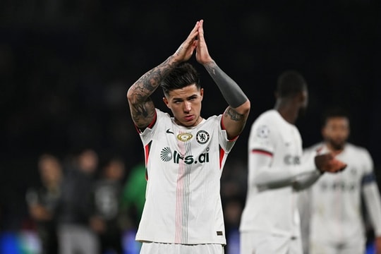 Chấm điểm Chelsea thua PSG 2-5: Enzo Fernandez rực sáng giữa thảm họa phòng ngự