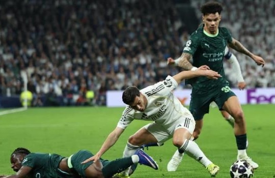 Thảm bại 0-3 trước Real Madrid: 4 nguyên nhân khiến Man City sụp đổ tại Bernabeu