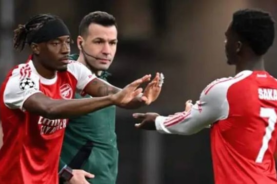 Arsenal hòa Leverkusen 1-1: Nước cờ tàn nhẫn của Arteta khi rút Saka khỏi sân