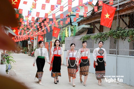 Nhiều địa bàn ở vùng cao Nghệ An hoàn thành bầu cử sớm với tỷ lệ cử tri tham gia bỏ phiếu cao
