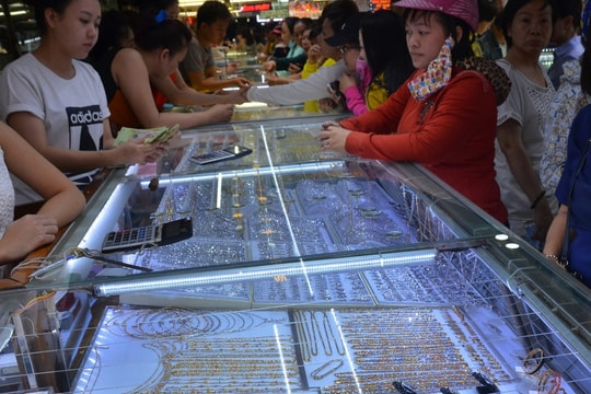 Cập nhật giá vàng trưa hôm nay 13/3/2026: Giá vàng SJC, 9999, giá vàng nhẫn và giá vàng thế giới
