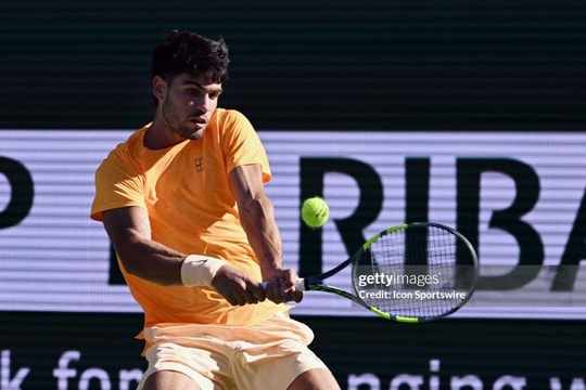 Carlos Alcaraz đánh bại Cameron Norrie để ghi danh vào bán kết Indian Wells