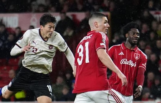Nottingham Forest 0-1 Midtjylland: Cơn ác mộng từ 21 pha dứt điểm tại City Ground
