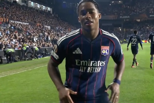 Endrick ghi siêu phẩm phút 87 cứu Lyon thoát thua tại Europa League