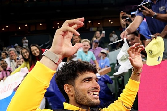 Carlos Alcaraz gây phấn khích tại Indian Wells và tin nóng thể thao sáng 14/3