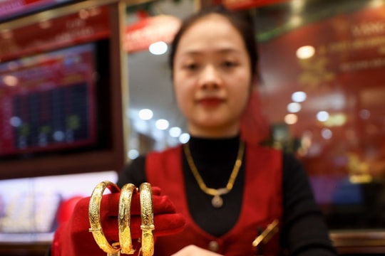 Cập nhật giá vàng trưa hôm nay 15/3/2026: Giá vàng SJC, 9999, nhẫn và giá vàng thế giới
