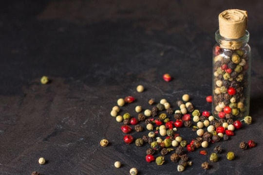 Giá tiêu hôm nay 14/3: Giảm sâu tới 2.500 đồng/kg, thấp nhất trong nhiều tháng qua