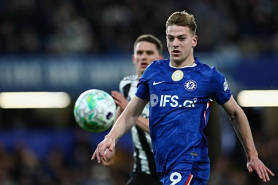 Liam Delap và bài toán 30 triệu bảng: Tại sao Strasbourg là lối thoát duy nhất?