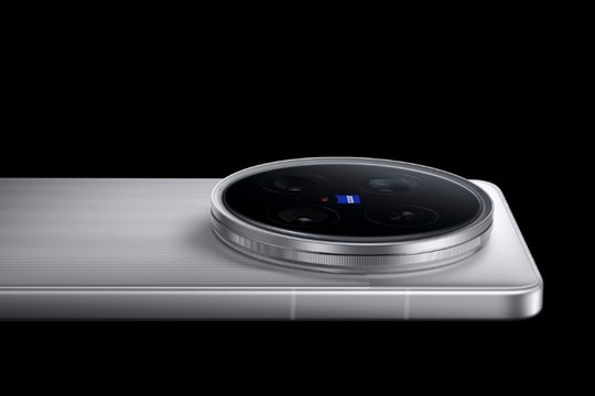 Cận cảnh Vivo X300 Ultra: Bước tiến đưa smartphone tiệm cận máy quay chuyên nghiệp