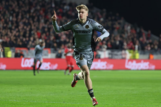 Củng cố top 3 Ngoại hạng Anh, MU quyết đấu Tottenham giành chữ ký Nathan De Cat
